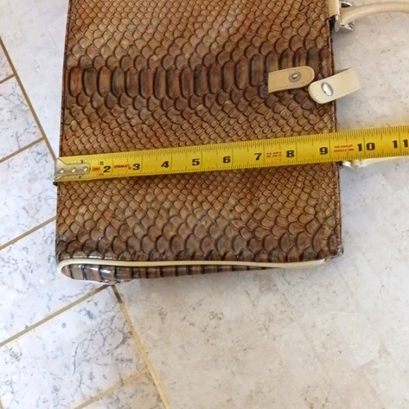 LEATHER HANDBAG/"Danier", reptile print, 2 zipper pockets, 2 main pockets, NEW - Picture 10 of 14